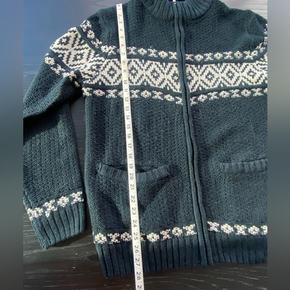 Rumours Knitted winter zip up sweater. Large. Like new. Snowflake pattern. - Picture 6 of 7